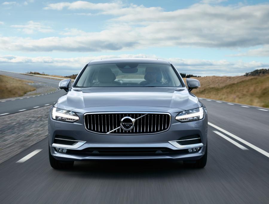  Volvo S90 T6 Inscription 2016 года  (фото 16 из 84)